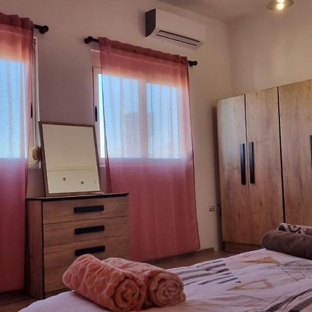 Sky Apartament. Bllok District Tirana Esterno foto