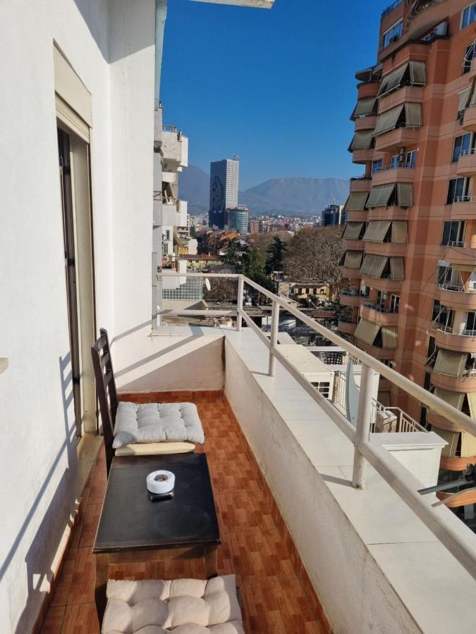 Sky Apartament. Bllok District Tirana Esterno foto