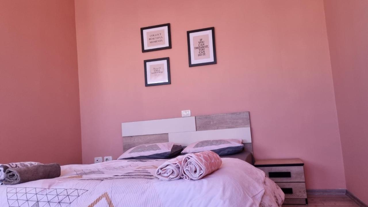 Sky Apartament. Bllok District Tirana Esterno foto